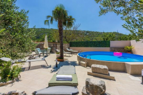 Hundefreundliche Villa mit Privatpool, Aussendusche, Grill und vielen Wanderwegen in der Umgebung